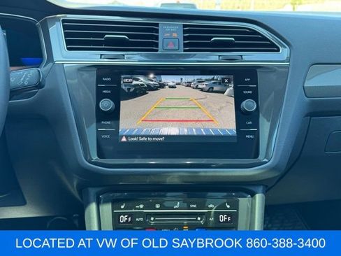 Used 2022 Volkswagen Tiguan SE w/ Panoramic Sunroof Package image 36