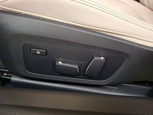 Used 2025 BMW 230i xDrive Coupe w/ Premium Package image 13