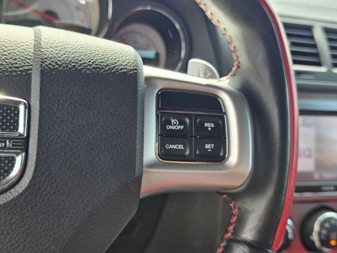 Used 2014 Dodge Challenger R/T image 31