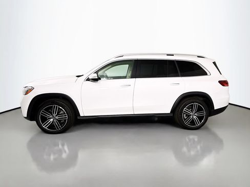 Used 2024 Mercedes-Benz GLS 450 4MATIC image 2
