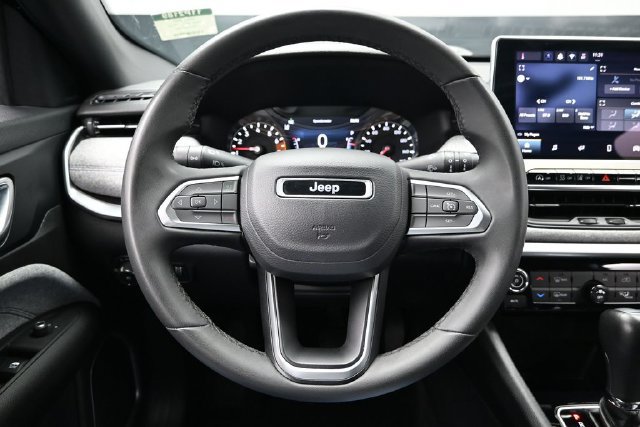 Certified 2024 Jeep Compass Latitude AWD/4WD image 25