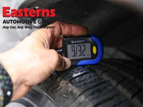 Used 2018 Jeep Grand Cherokee Laredo RWD image 27