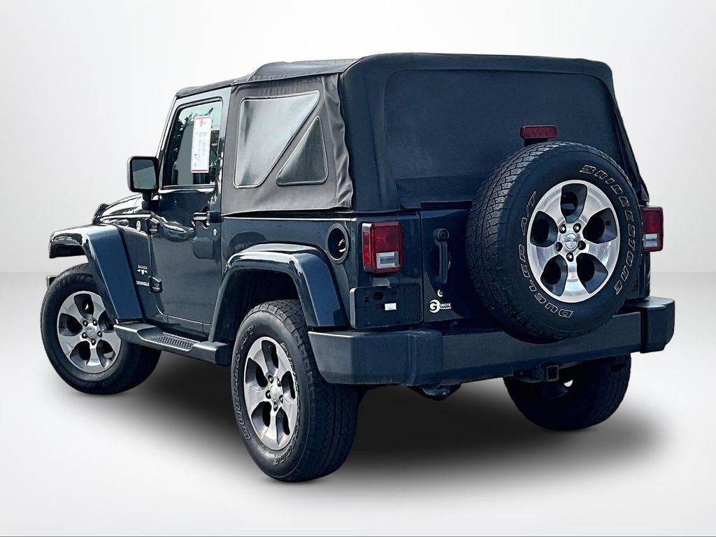 Used 2017 Jeep Wrangler Sahara w/ Connectivity Group AWD/4WD image 14