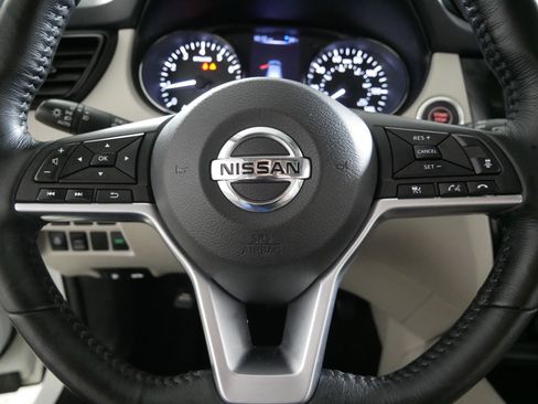 Used 2018 Nissan Rogue Sport SL w/ SL Premium Package image 25