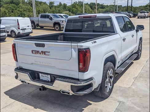 New 2026 GMC Sierra 1500 SLT AWD/4WD image 7