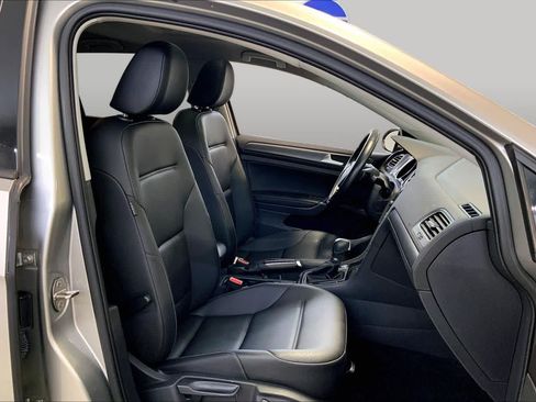 Used 2018 Volkswagen Golf SE FWD image 8