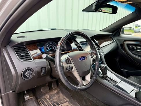 Used 2014 Ford Taurus Limited w/ Equipment Group 301A FWD image 10