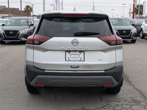 Used 2023 Nissan Rogue SV w/ SV Premium B Package image 4