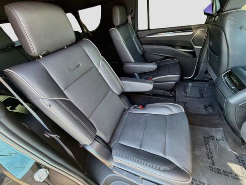Used 2025 Cadillac Escalade ESV Sport w/ Touring Package AWD/4WD image 30