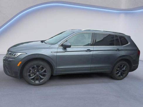 Used 2023 Volkswagen Tiguan SE w/ Panoramic Sunroof Package AWD/4WD image 4