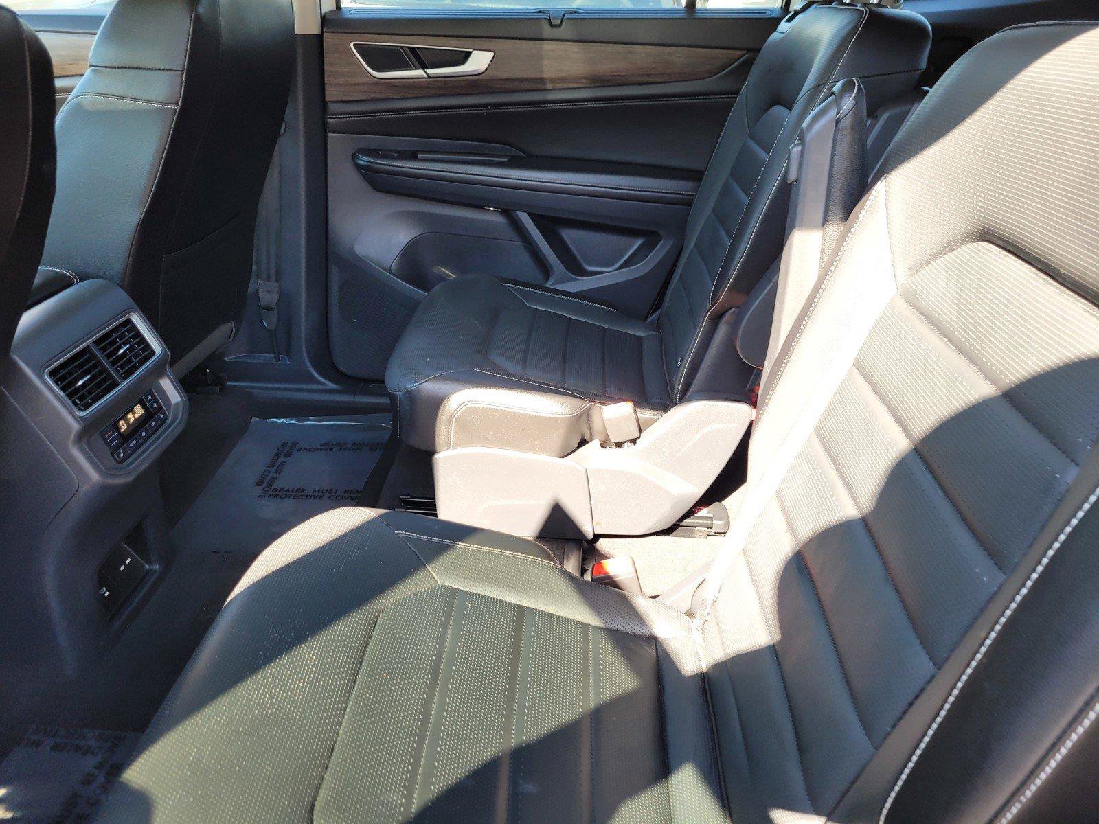 Certified 2024 Volkswagen Atlas SEL AWD/4WD image 16