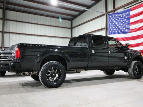 Used 2015 Ford F350 Platinum image 12