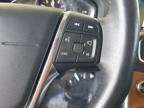 Used 2017 Volvo S60 T5 Inscription Platinum FWD image 24