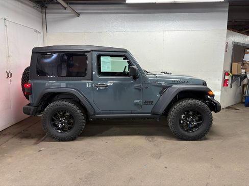 Used 2025 Jeep Wrangler Sport AWD/4WD image 4