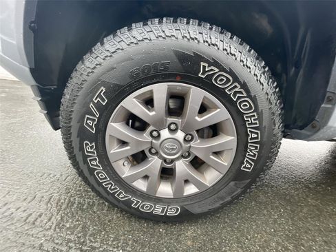 Used 2017 Toyota Tacoma SR5 image 25