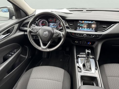 Used 2018 Buick Regal Preferred w/ Sights and Sounds Package image 12