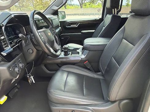 Used 2023 Chevrolet Silverado 1500 LTZ w/ LTZ Convenience Package II AWD/4WD image 10