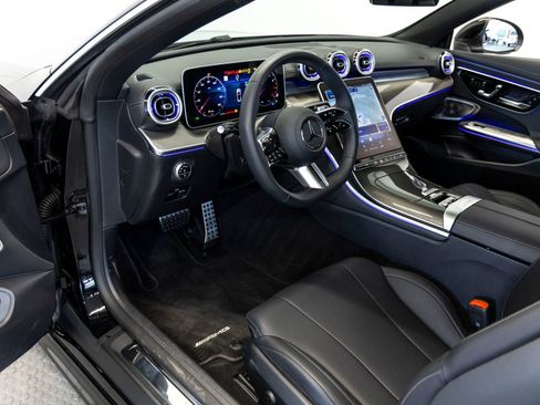 Used 2025 Mercedes-Benz CLE 300 4MATIC Cabriolet image 15