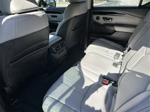 New 2025 Honda Pilot Touring image 14