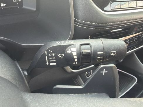 Used 2021 Nissan Rogue Platinum FWD image 17