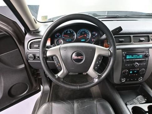 Used 2012 GMC Yukon XL SLT w/ SLT-2 Equipment Package AWD/4WD image 25