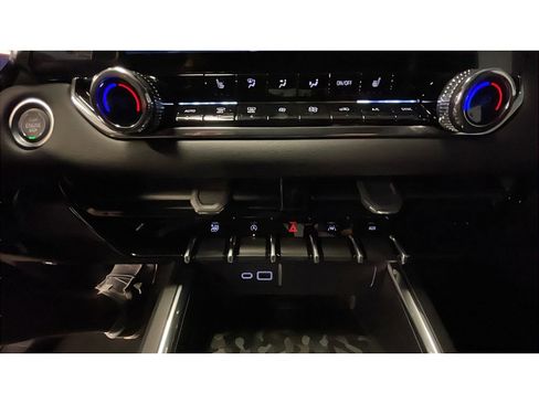 New 2026 GMC Canyon Elevation w/ Convenience Package image 14