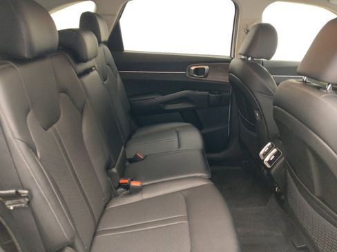 Used 2022 Kia Sorento S AWD/4WD image 19