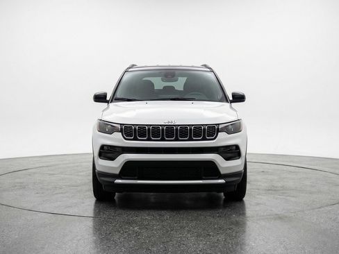 Used 2025 Jeep Compass Limited image 2