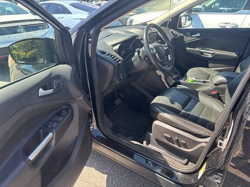 Used 2016 Ford Escape Titanium w/ Equipment Group 301A AWD/4WD image 2