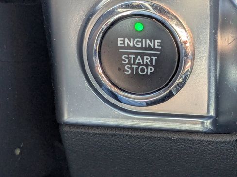 Used 2023 Ford F150 Lariat image 34