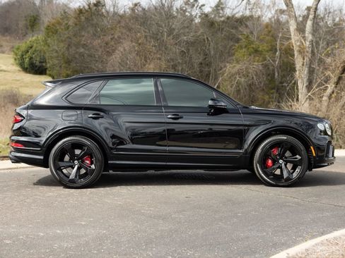 Certified 2025 Bentley Bentayga AWD/4WD image 13