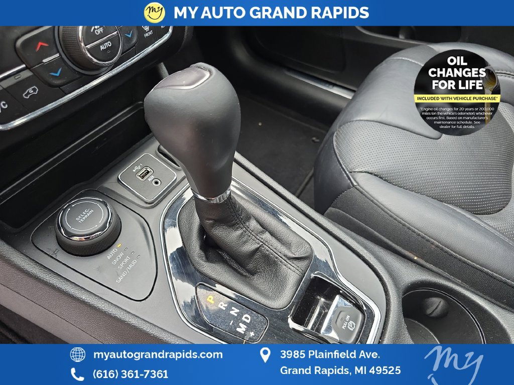 Used 2019 Jeep Cherokee Limited AWD/4WD image 25