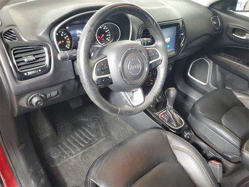 Used 2017 Jeep Compass Limited image 10