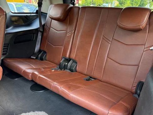 Used 2015 Cadillac Escalade Premium AWD/4WD image 11