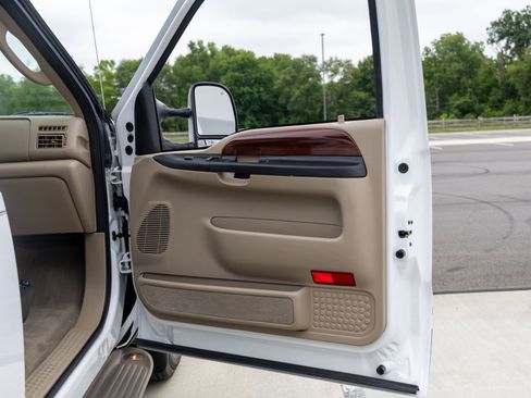Used 2005 Ford Excursion Eddie Bauer AWD/4WD image 34