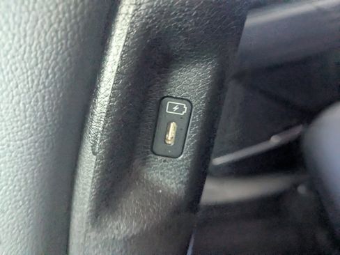 Used 2024 Kia Sportage EX image 15