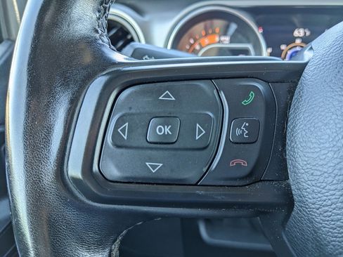 Certified 2022 Jeep Gladiator Willys image 30