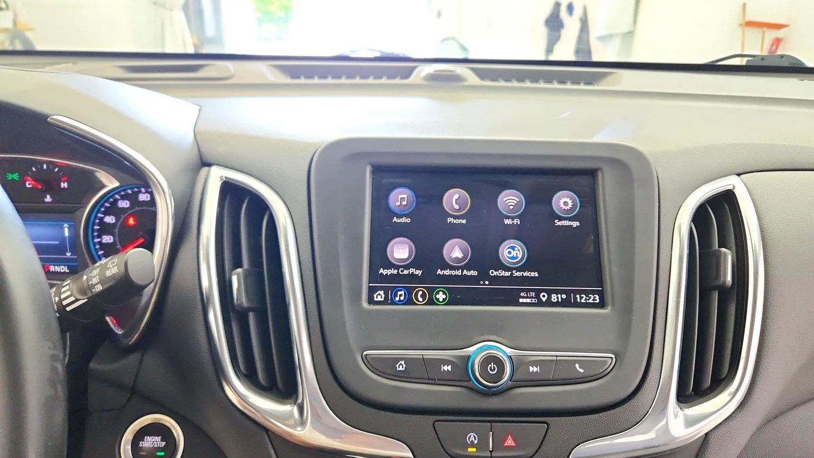 Used 2024 Chevrolet Equinox LT FWD image 17