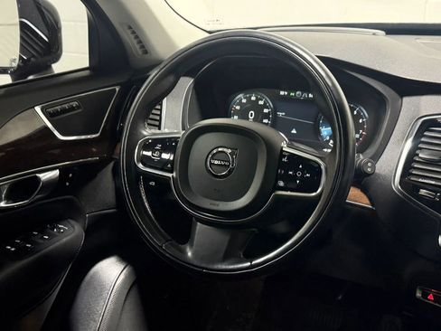 Used 2016 Volvo XC90 T6 Momentum w/ Momentum Plus Package image 24