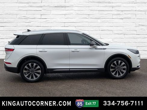 Used 2022 Lincoln Corsair Reserve w/ Elements Package FWD image 4