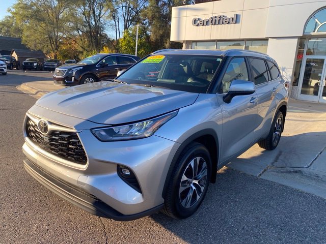 Used 2024 Toyota Highlander Limited AWD/4WD image 11
