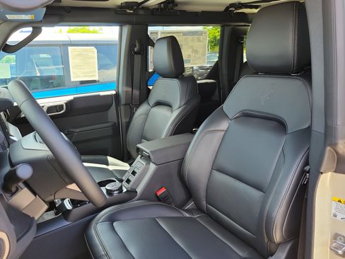 New 2026 Ford Bronco Badlands AWD/4WD image 9