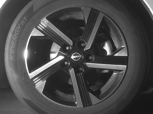 Used 2025 Nissan Sentra SV FWD image 13