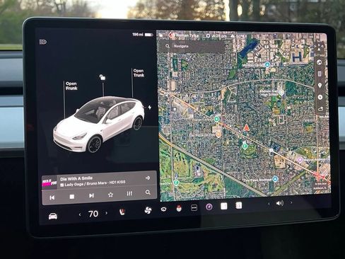 Used 2021 Tesla Model Y Performance image 20