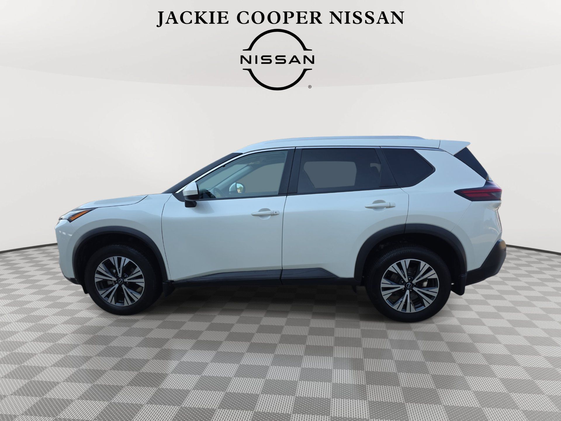 Used 2023 Nissan Rogue SV w/ SV Premium B Package FWD image 8