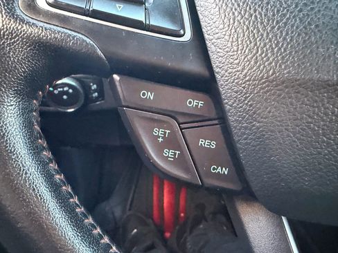 Used 2021 Ford EcoSport SE w/ SE Convenience Package image 14