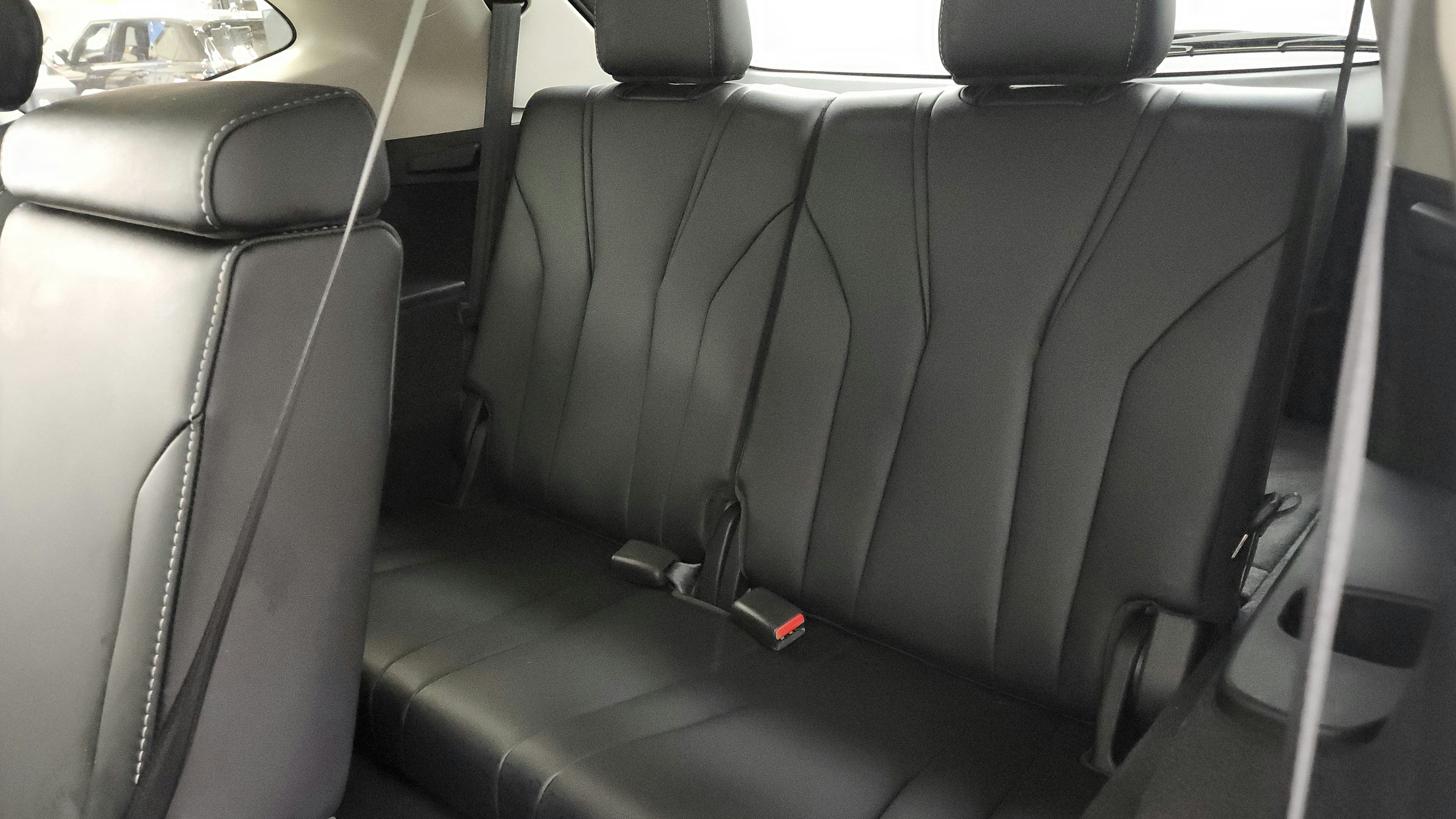 Used 2023 Acura MDX w/ Technology Package AWD/4WD image 30