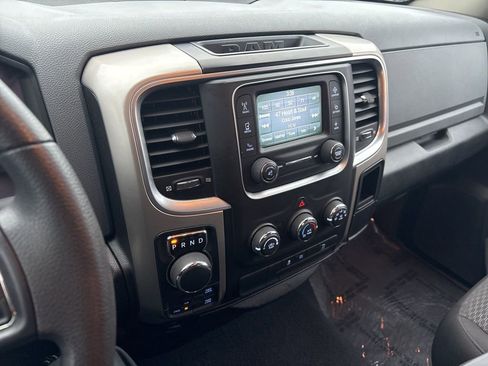Used 2020 RAM 1500 Classic SLT AWD/4WD image 18