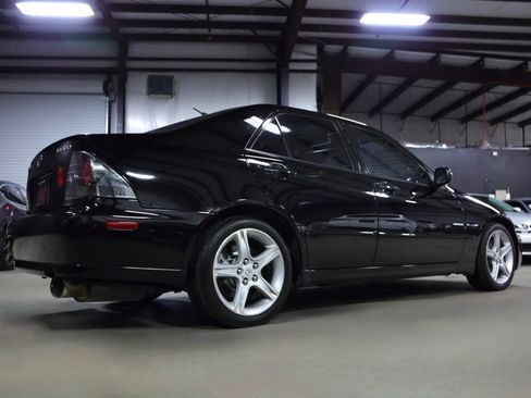 Used 2002 Lexus IS 300 image 10