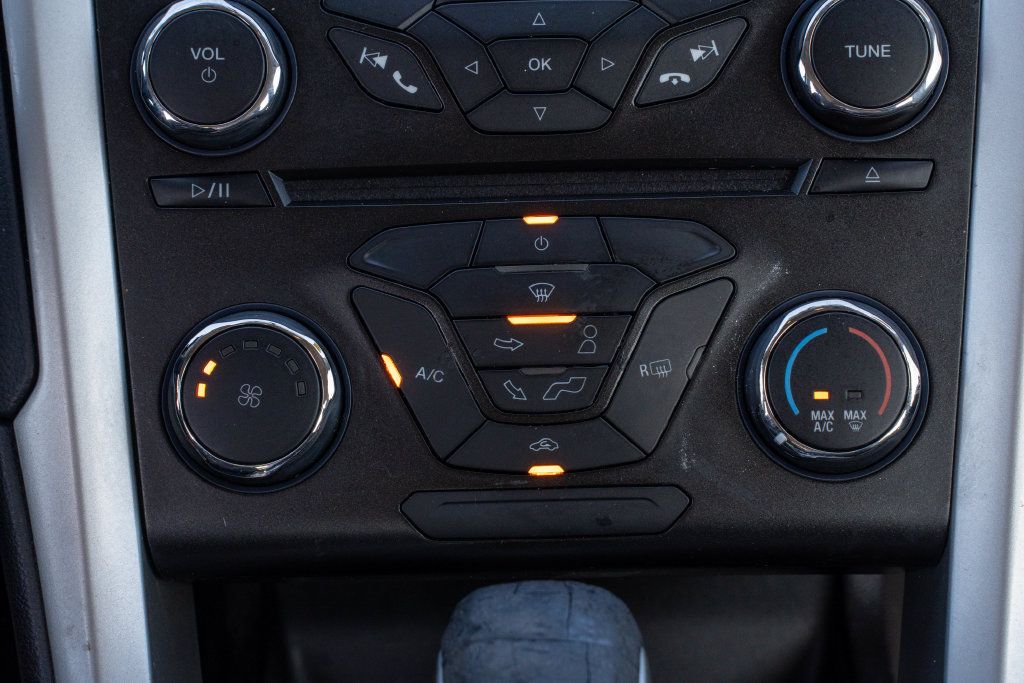 Used 2016 Ford Fusion SE FWD image 20